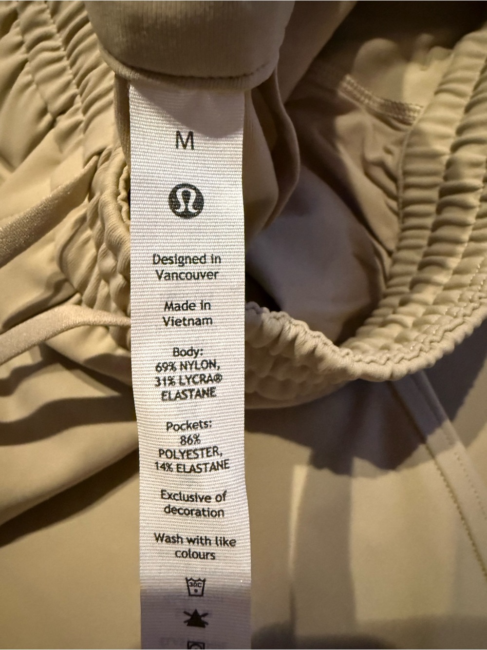 Lululemon luxstream mid rise pant - medium - nwt - Picture 4 of 4